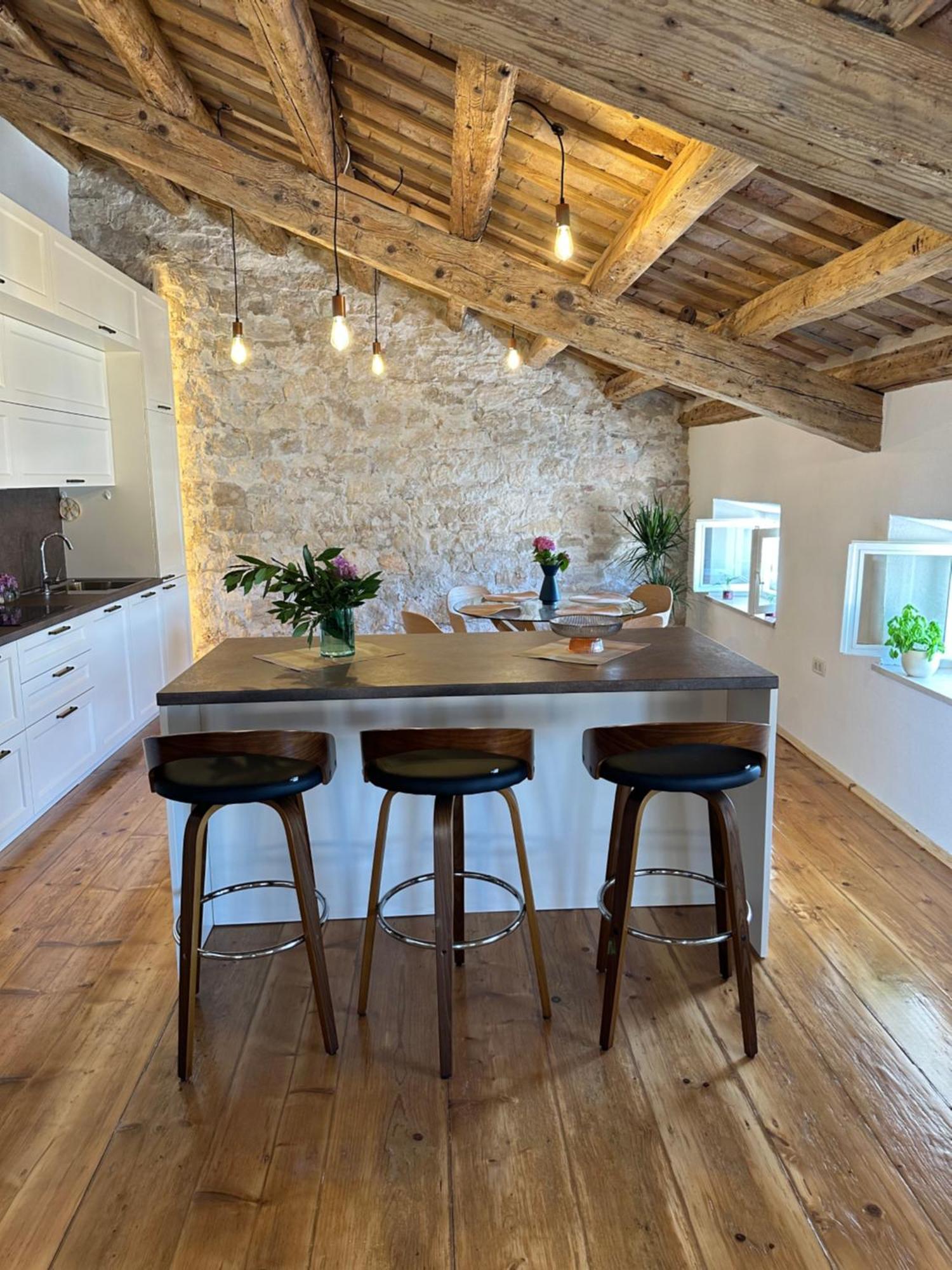 Luka Apartment